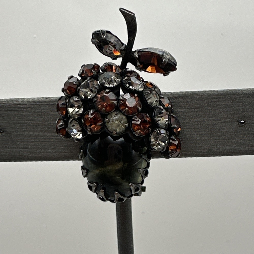 VTG Unsigned Schreiner NY Berry Rhinestone Cabochon 2 Prong Dress Fur Clip RARE
